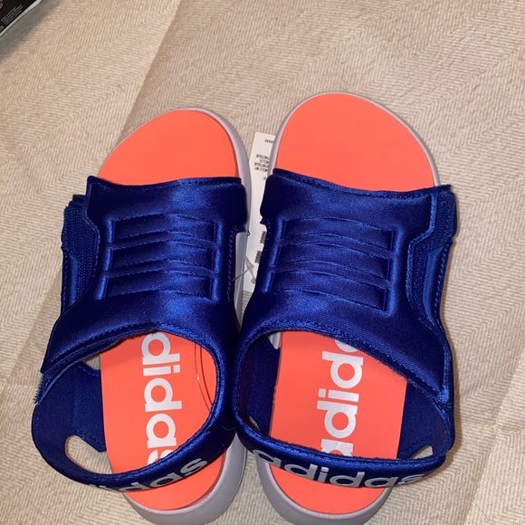 NEW Adidas Sandals Size 11 - Picture 2 of 4